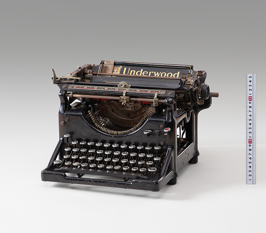 期間限定値下げ!　UNDERWOOD アンダーウッド アンティークタイプライター